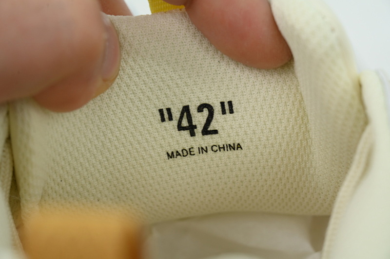 【CP3MI】米白色 OFFWHITE跑鞋系列 OMIA289F 25LEA001 0057  FF-WHITE Out Of Beige