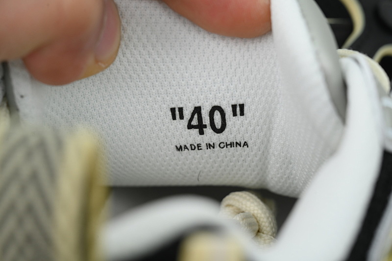 【CP3MI】米色夜光 OFFWHITE跑鞋系列 OWIA295S 26FAB003 1087 FF-WHITE Out Of Beige Night Light