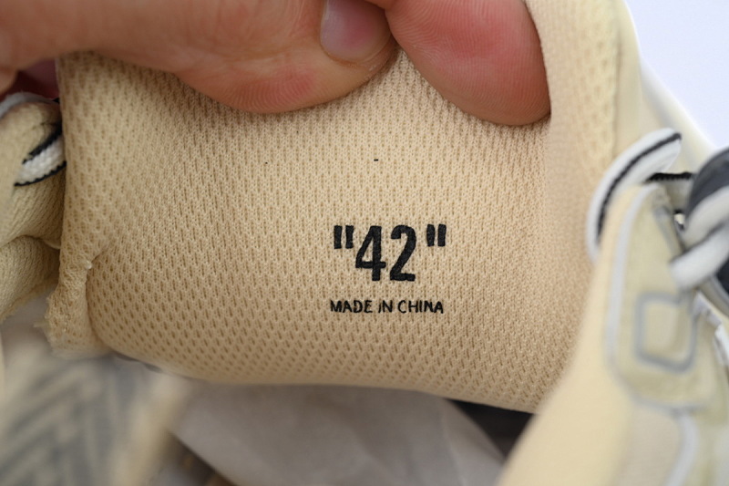 【CP3MI】米褐色 OFFWHITE跑鞋系列 OMIA295S25 FAB00 36113 FF-WHITE Out Of Brown