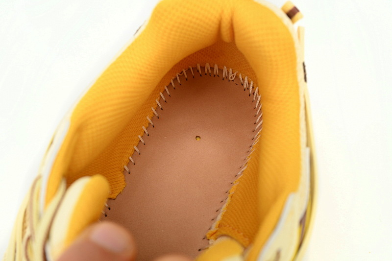 【CP3MI】奶黄色 OFFWHITE跑鞋系列 OIIA295F24 FAB002 200A FF-WHITE Out Of Blue Milk Yellow