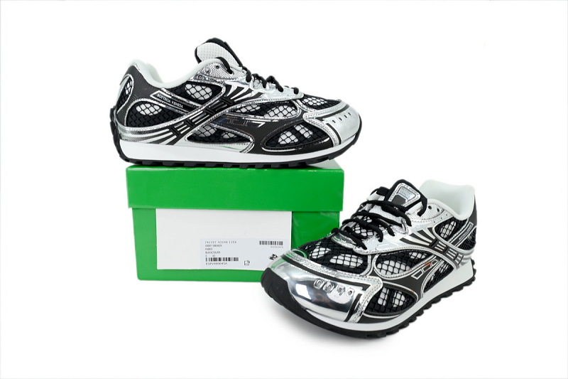 【CA1MB】黑银 葆蝶家跑鞋 Bottega Veneta Orbit低帮休闲跑鞋 Black Silver