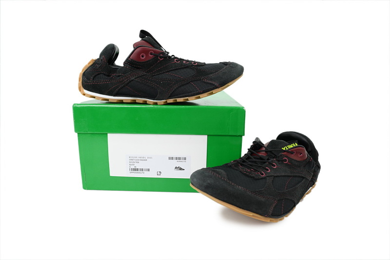 【CA5M9】黑色 葆蝶家跑鞋3代 低帮休闲跑鞋 855200 V65D1 1021 Bottega Veneta Orbit Flash Sneaker 'black'