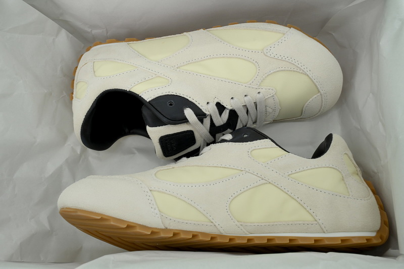 【BA3M9】米色 葆蝶家跑鞋2代 低帮休闲跑鞋 838373 V3MS2 9166 Bottega Veneta Orbit Sneaker 'Sea Salt Black'