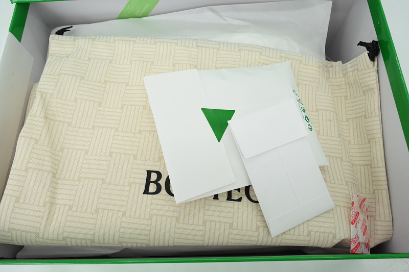 yupoo_309633_3ac62899.jpg 【BA3M9】浅米色 葆蝶家跑鞋2代 低帮休闲跑鞋 851621 V3MS2 9166 Bottega Veneta Orbit Sneaker 'Light Beige'