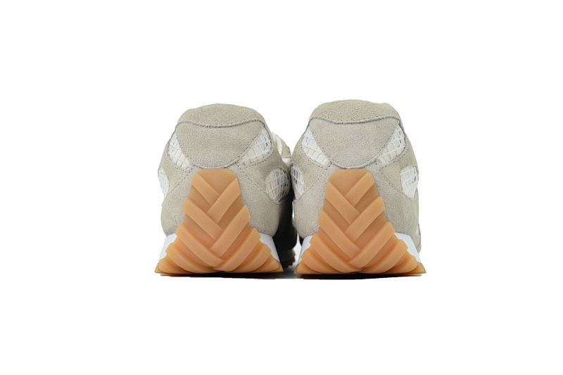 yupoo_309948_5e13113d.jpg 【CA1MB】绒面灰色 葆蝶家跑鞋 Bottega Veneta Orbit低帮休闲跑鞋 Suede Gray