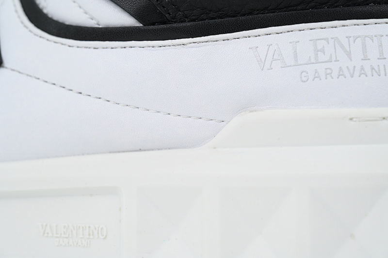 yupoo_312513_c56de2ad.jpg 【CA3ET】KX黑白厚底 华伦天奴 厚底休闲鞋 Valentino 时尚板鞋