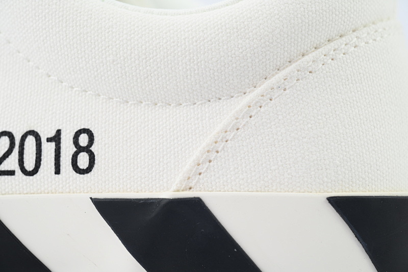 【BP5MI】白色1 OFF-WHITE Vulc Low White 低帮 时尚板鞋 OMIA085E183510010100 Off-White Vulc Low Top 'White'