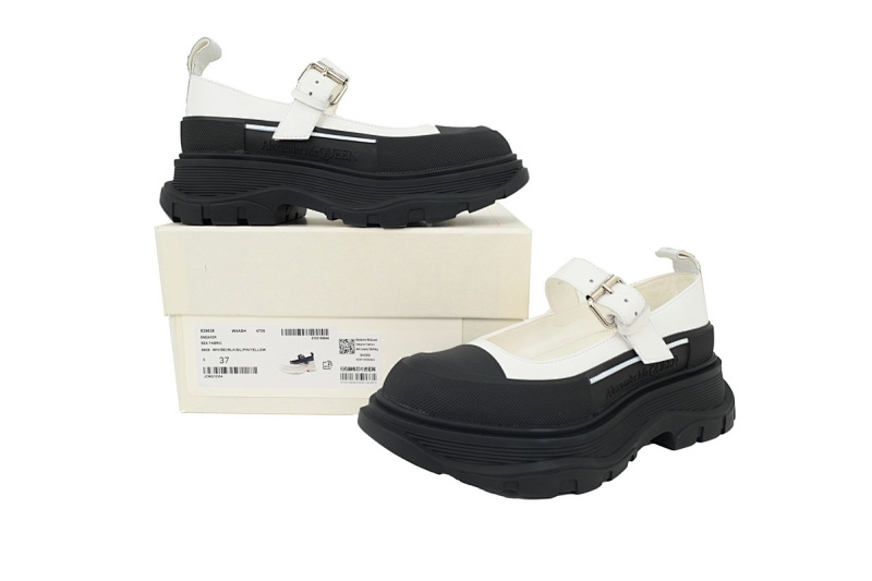 【CA9ET】白扣 亚历山大麦昆 皮革圆头搭扣 厚底麦昆凉鞋 Alexander McQueen White Button