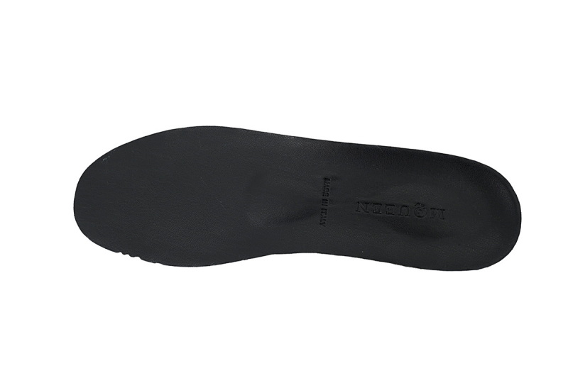 【DH5AP】黑白底 麦昆厚底圆头休闲运动鞋 Alexander McQueen Sneaker Black And White Background