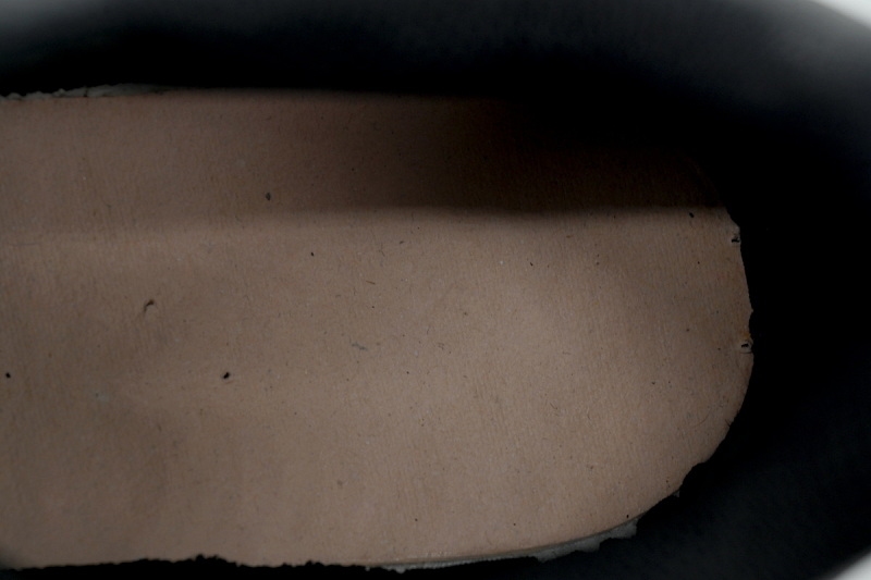 【DH5AP】黑白底 麦昆厚底圆头休闲运动鞋 Alexander McQueen Sneaker Black And White Background
