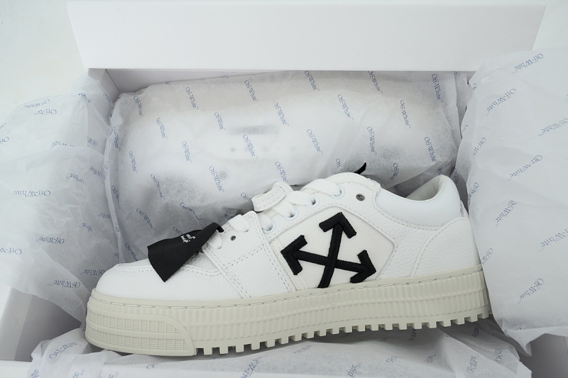 【CP0MI】米白 OFFWHITE低帮运动鞋 OMIA29KC 99LEA 0010110 Off-White 3.0 Off-Court sneakers White
