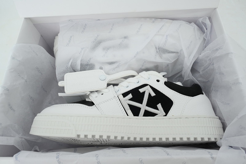 【CP0MI】黑白色 OFFWHITE低帮运动鞋 OMIA29KC 99LEA 0020110 Off-White 3.0 Off-Court sneakers Black White