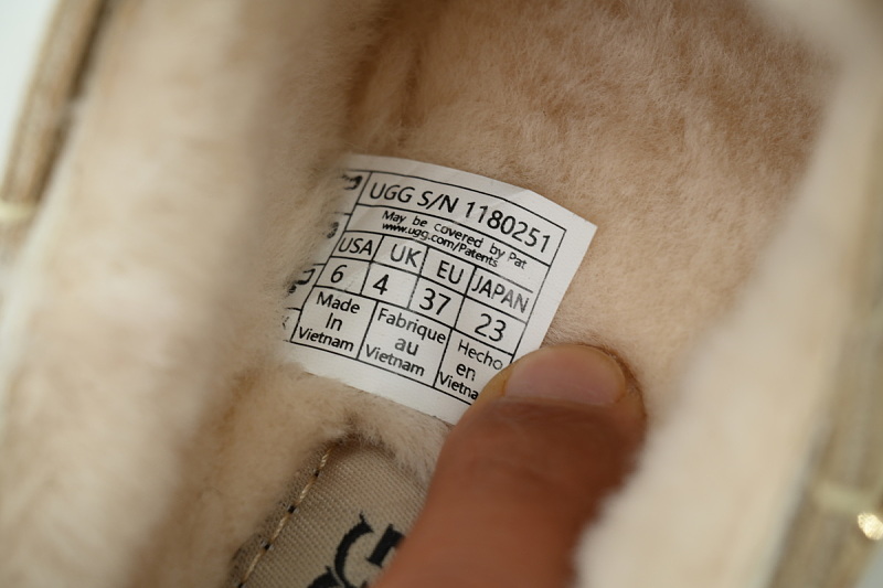 yupoo_314624_45ba9465.jpg 【BA1AP】厚底炫金包头半 UGG 包头增高保暖厚底鞋 1180251 UGG Evelina Clog beige Leather Clogs Goldenstar