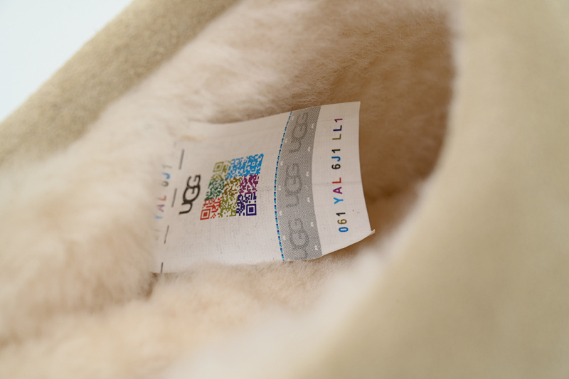 【BA9AP】轻薄一脚蹬沙色 UGG 时尚套脚防磨包头拖鞋 Thin And Light One Foot Sandblasting Color