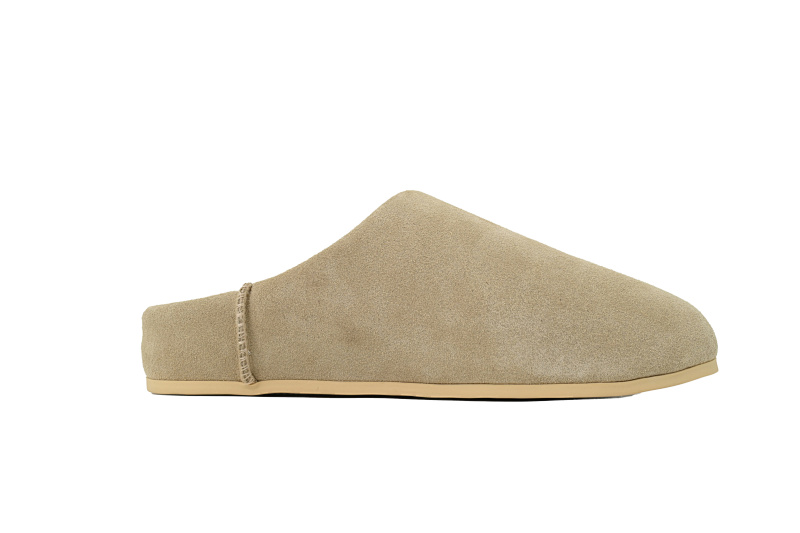 【BA9AP】轻薄一脚蹬沙色 UGG 时尚套脚防磨包头拖鞋 Thin And Light One Foot Sandblasting Color