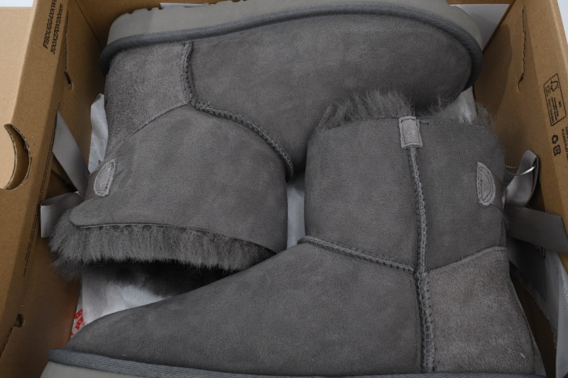 【BA8AP】蝴蝶中筒灰色 UGG 保暖中筒雪地靴 1016501 UGG Grey
