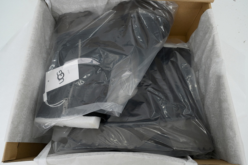 【BA4AP】渔人拉链高筒黑色 UGG 拉链圆头雪地靴 1158313 UGG Black