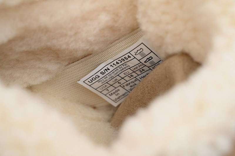 【BA2AP】中筒栗色 UGG 圆头短靴 1143954 UGG Funkarra Brown