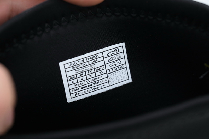 【BA0AP】铅笔靴黑色 UGG 时尚拉链短靴 1144031 UGG Black