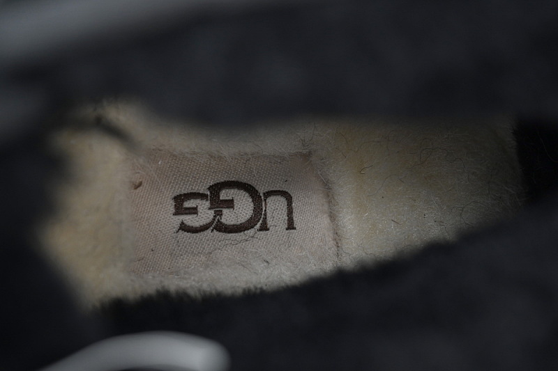 【BA0AP】Neumel黑色 UGG 时尚保暖及踝雪地靴 3236 UGG Neumel Black
