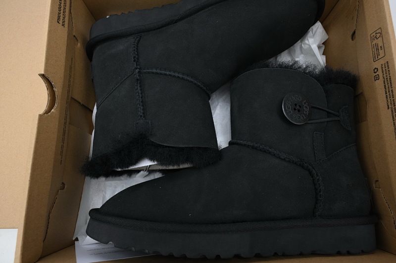 【BA7AP】木扣中筒黑色 UGG 加绒保暖雪地靴 1016422 UGG Bailey Mini Bailey Button lI Boot Black