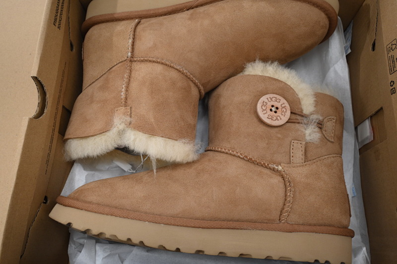 【BA7AP】木扣中筒栗色 UGG 加绒保暖雪地靴 1016422 UGG Bailey Mini Bailey Button lI Boot Brown