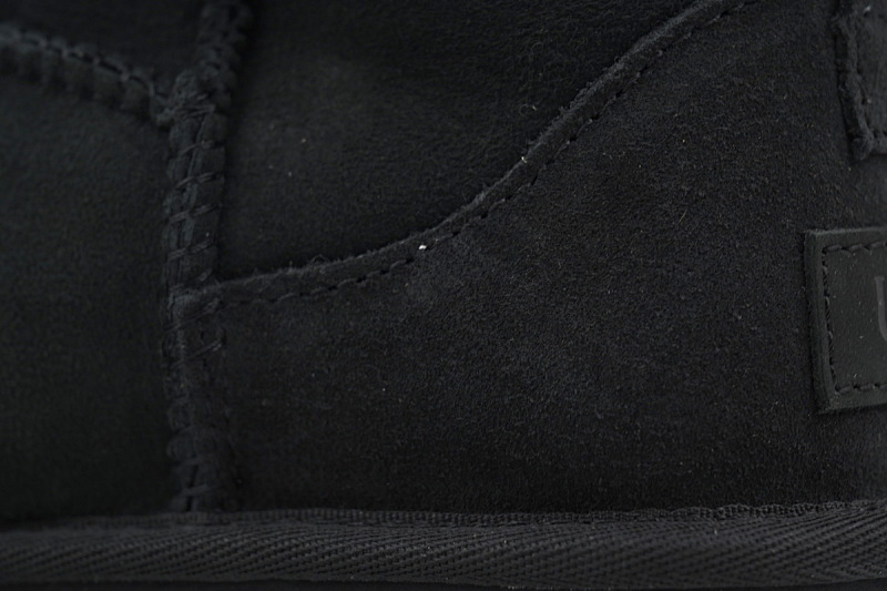 【BA5AP】低筒mini黑色 UGG 包头及踝雪地靴 1116109 UGG Classic Ultra Mini Black