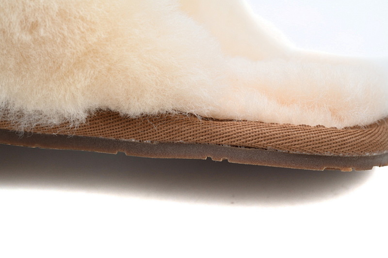 【AA3AP】薄底托栗色 UGG 绒面时尚凉拖 1106872 Scuffette II Brown