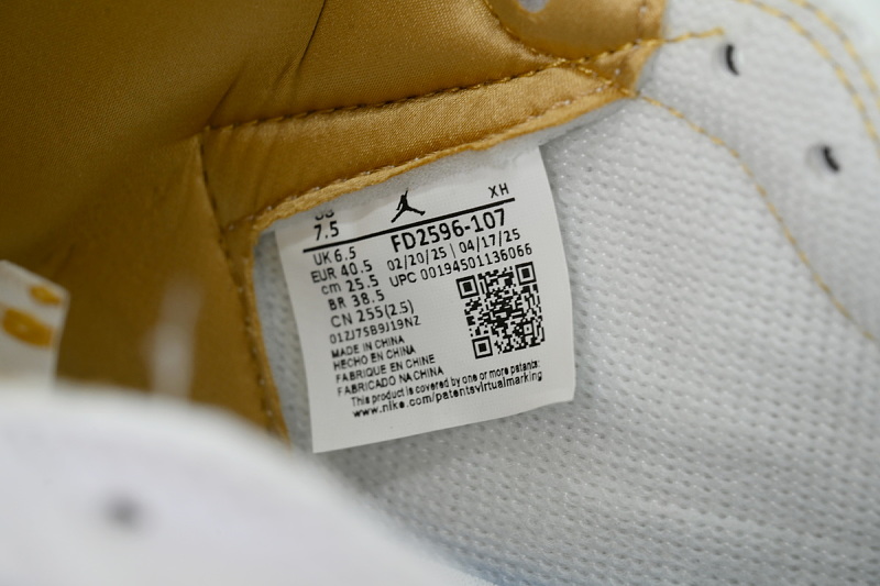 【AA1TA】白黄 乔丹1代高帮 FD2596-107 Wmns Air Jordan 1 Retro High OG 'Metallic Gold'