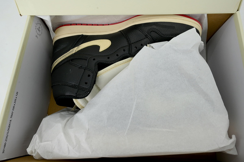 【AA1TA】白黑红 乔丹1代高帮 IB8958-100 Fragment Design x Travis Scott x Air Jordan 1 White, black, red
