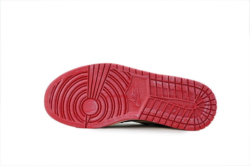 【AA1TA】白黑红 乔丹1代高帮 IB8958-100 Fragment Design x Travis Scott x Air Jordan 1 White, black, red