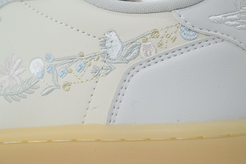 【AA1TA】白兔花勾 乔丹1代低帮 IF4391-100 Air Jordan 1 Retro Low OG 'Rabbit Floral Swoosh'