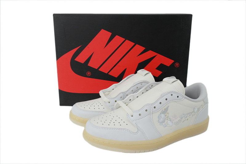 【AA1TA】白兔花勾 乔丹1代低帮 IF4391-100 Air Jordan 1 Retro Low OG 'Rabbit Floral Swoosh'