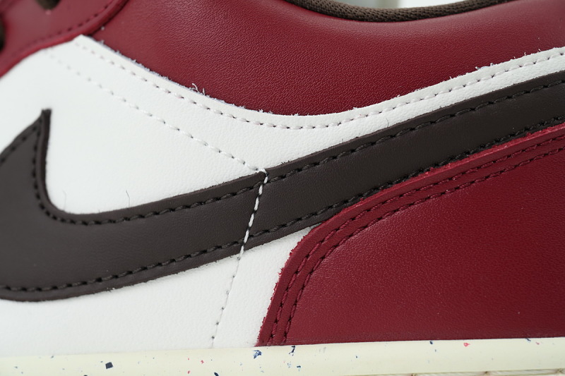 【AA1AQ】酒红棕色 乔丹1代低帮 IX5004-121 Air Jordan 1 Low SE 'Sail Baroque Brown Team Red'