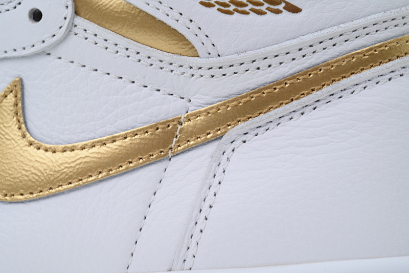 【BA2ZY】65白金 ZY版乔丹1代 FD2596-107 Wmns Air Jordan 1 Retro High OG 'Metallic Gold'