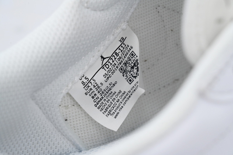 yupoo_322293_facea9c4.jpg 【CA1RN】亲友限定 RN版乔丹1代低帮 TD1228-111 Travis Scott x Air Jordan 1 Retro Low OG SP 'Michael Rubin White'