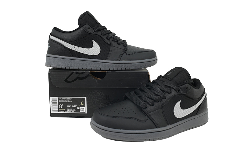 【AA1XH】低反光黑武士  乔丹1代低帮  HV5968-001 Air Jordan 1 Low 'Black White Dark Gum'