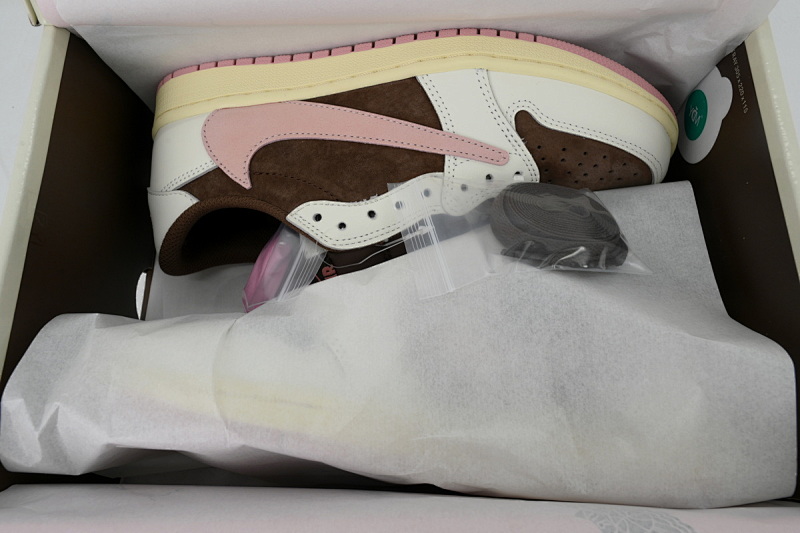 yupoo_322716_d00ac47f.jpg 【BA9ZY】粉倒勾2.0 ZY版乔丹1代低帮 DZ4137-206 Travis Scott x Air Jordan 1 Low OG SP Dark Pony Pink
