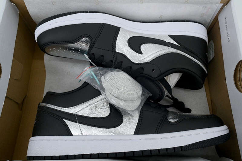 yupoo_324277_93326f9c.jpg 【AA1XH】黑银 乔丹1代低帮 DA5551-001 Wmns Air Jordan 1 Low SE 'Silver Toe'