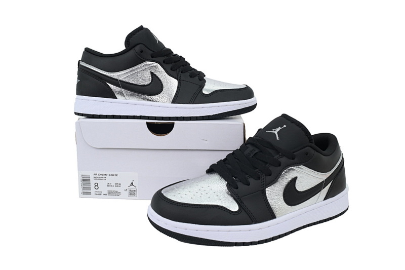 yupoo_324277_aae63c49.jpg 【AA1XH】黑银 乔丹1代低帮 DA5551-001 Wmns Air Jordan 1 Low SE 'Silver Toe'