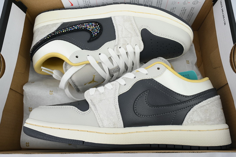 【AA1XH】低黑灰丝绸锻 乔丹1代低帮 DV1762-001 Air Jordan 1 Low SE 'Beaded Swoosh'