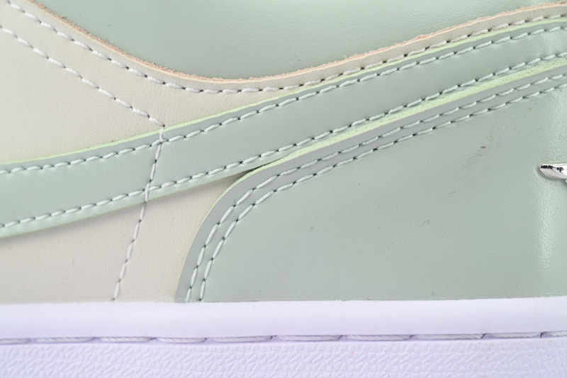 【AA1AQ】淡绿 乔丹1代低帮 HF4078-100 Air Jordan 1 Low SE 'Seafoam Sail'