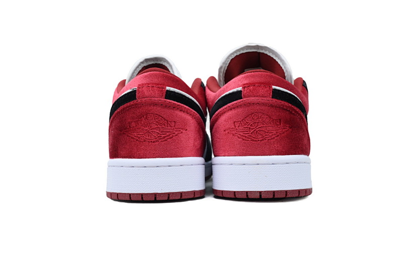【AA1AQ】丝绸红 乔丹1代低帮 FZ3242-001 Air Jordan 1 Low SE 'Velvet Black Toe'