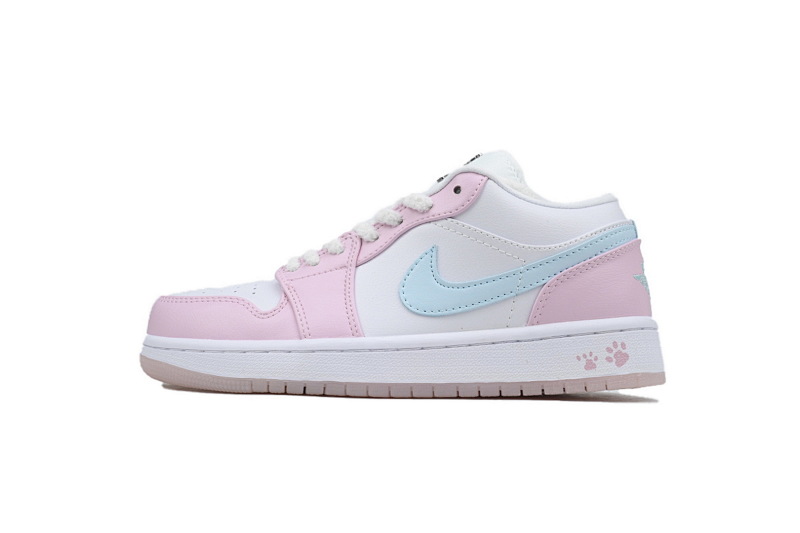 【AA1AQ】白粉蓝 乔丹1代低帮 HM3706-141 Air Jordan 1 Low SE 'Paw Print'