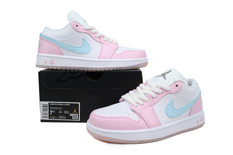 【AA1AQ】白粉蓝 乔丹1代低帮 HM3706-141 Air Jordan 1 Low SE 'Paw Print'