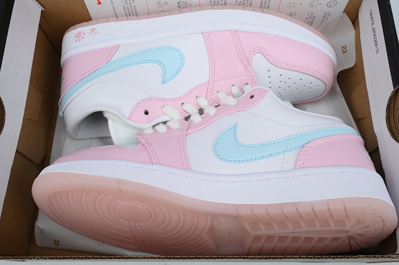 【AA1AQ】白粉蓝 乔丹1代低帮 HM3706-141 Air Jordan 1 Low SE 'Paw Print'