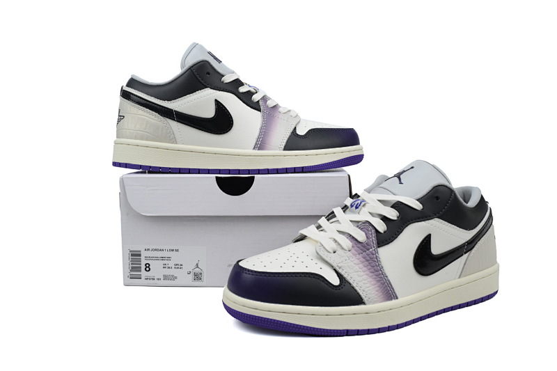 yupoo_326045_acb0089c.jpg 【AA1AQ】白黑紫 乔丹1代低帮 HF5759-101 Air Jordan 1 Low SE 'Punk Rock'
