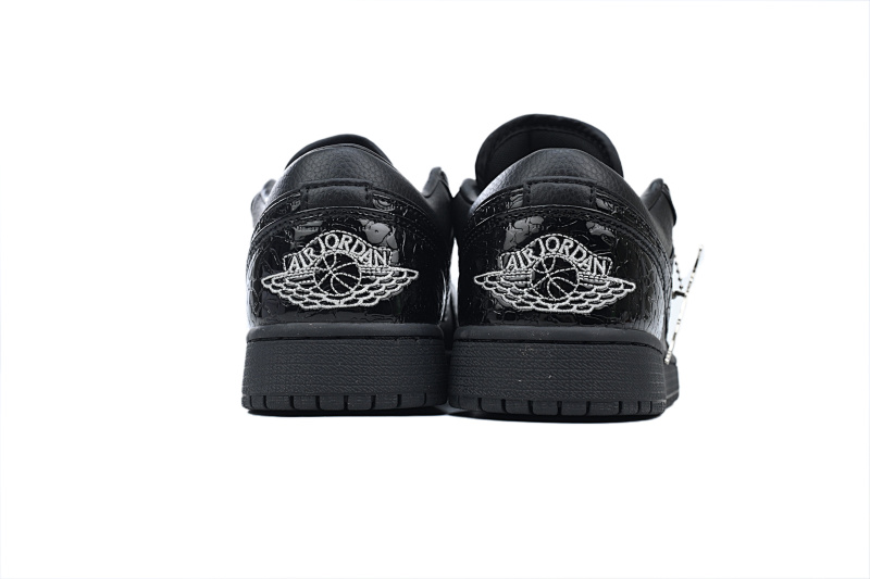 【AA1XH】漆皮黑武士 乔丹1代低帮 HJ7443-010 Air Jordan 1 Low SE 'Black Croc'