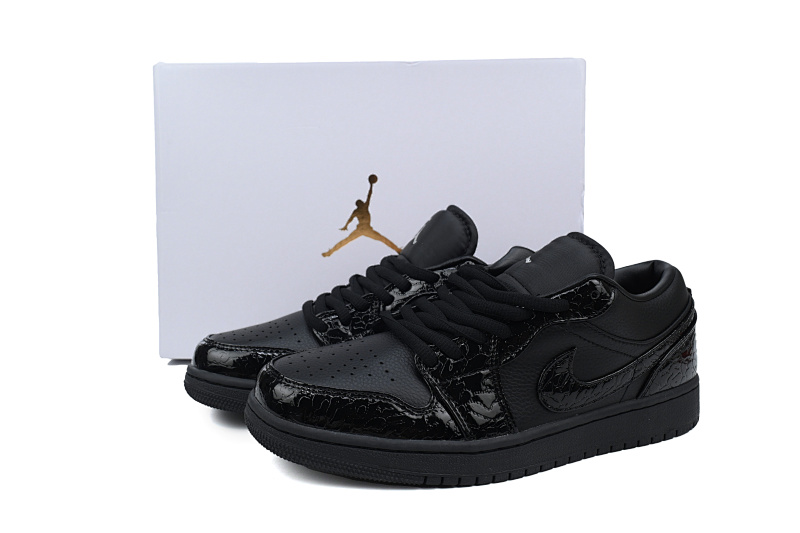 【AA1XH】漆皮黑武士 乔丹1代低帮 HJ7443-010 Air Jordan 1 Low SE 'Black Croc'