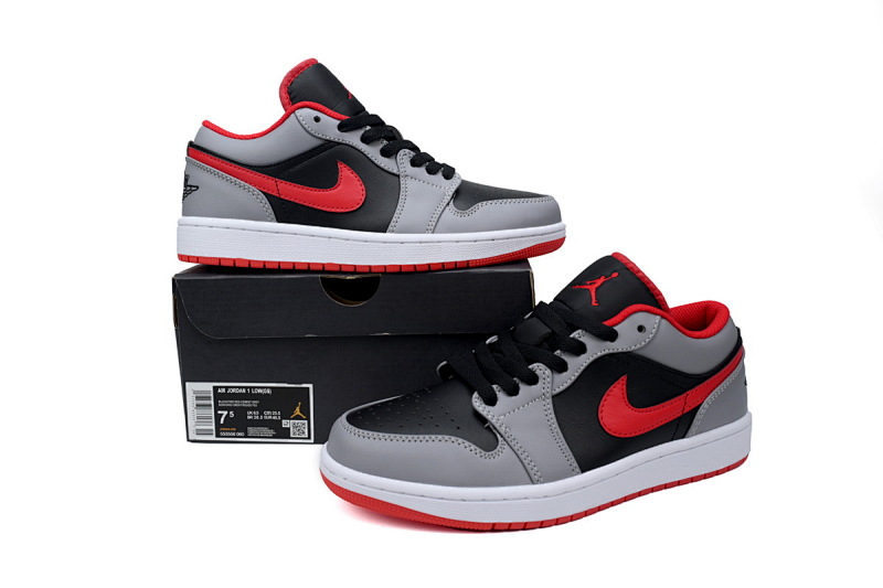 【AA1AQ】灰黑红 乔丹1代低帮 553558-060 Air Jordan 1 Low "Black/Cement Grey"